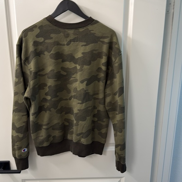 Champion Camo Sweatshirt with Pockets - Picture 5 of 7